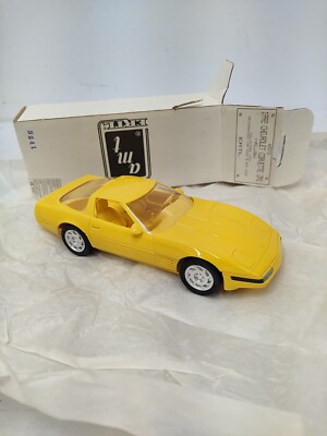1992 C4 Corvette ZR1 Yellow Dealer Promo Car 1:25 AMT ERTL # 6575 New