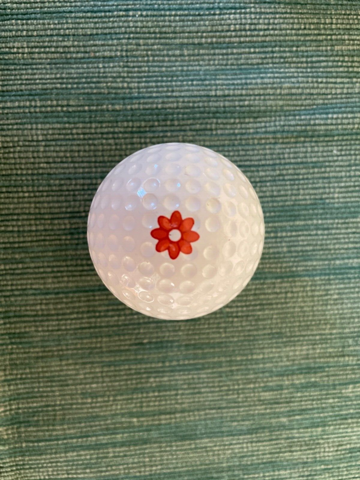 ROYAL "FLOWER" LOGO GOLF BALL - VINTAGE BALL - MINT 5A