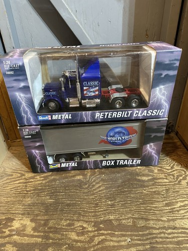 1:24 Revell Metal Peterbilt 359 CLASSIC Conventional Semi