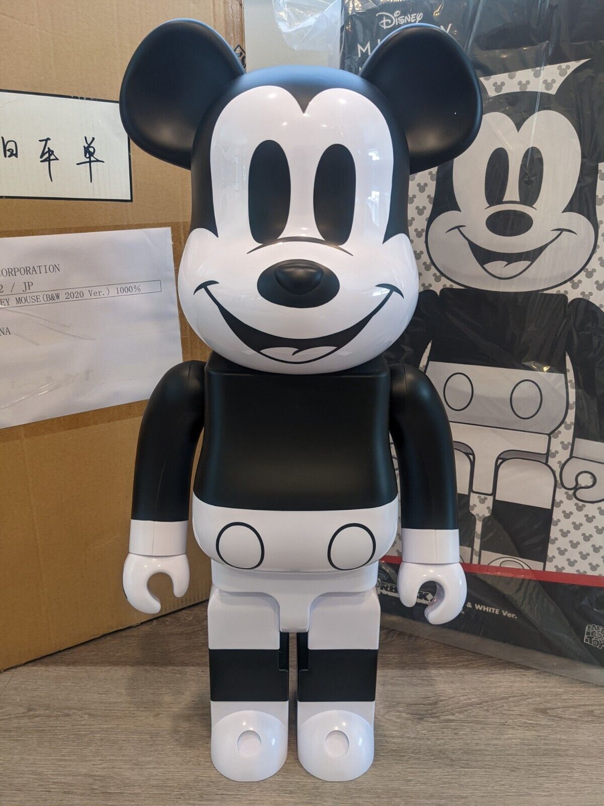 Medicom BE@RBRICK Mickey Mouse B&W 2020 1000% Bearbrick B&W Medicom BE@RBRICK Mickey Mouse B&W 2020 1000% Bearbrick B&W