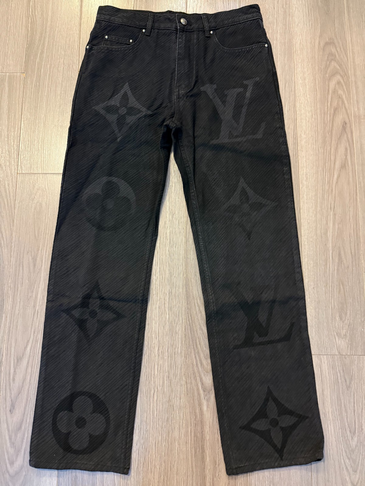 Louis Vuitton ブラックデニム スリムフィット　サイズ32 未使用 Louis Vuitton ブラックデニム スリムフィットサイズ32 未使用