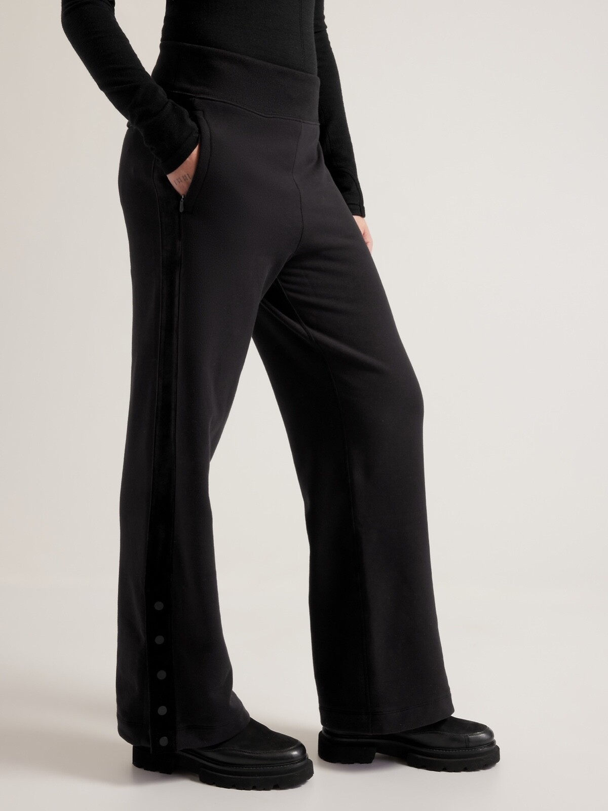 

ATHLETA Бархатные прямые брюки Retroplush  X-Large | Черный #467892 НОВИНКА, Athleta Sculptek