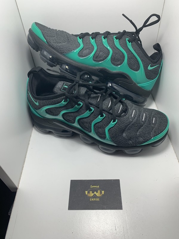 air vapormax plus black clear emerald