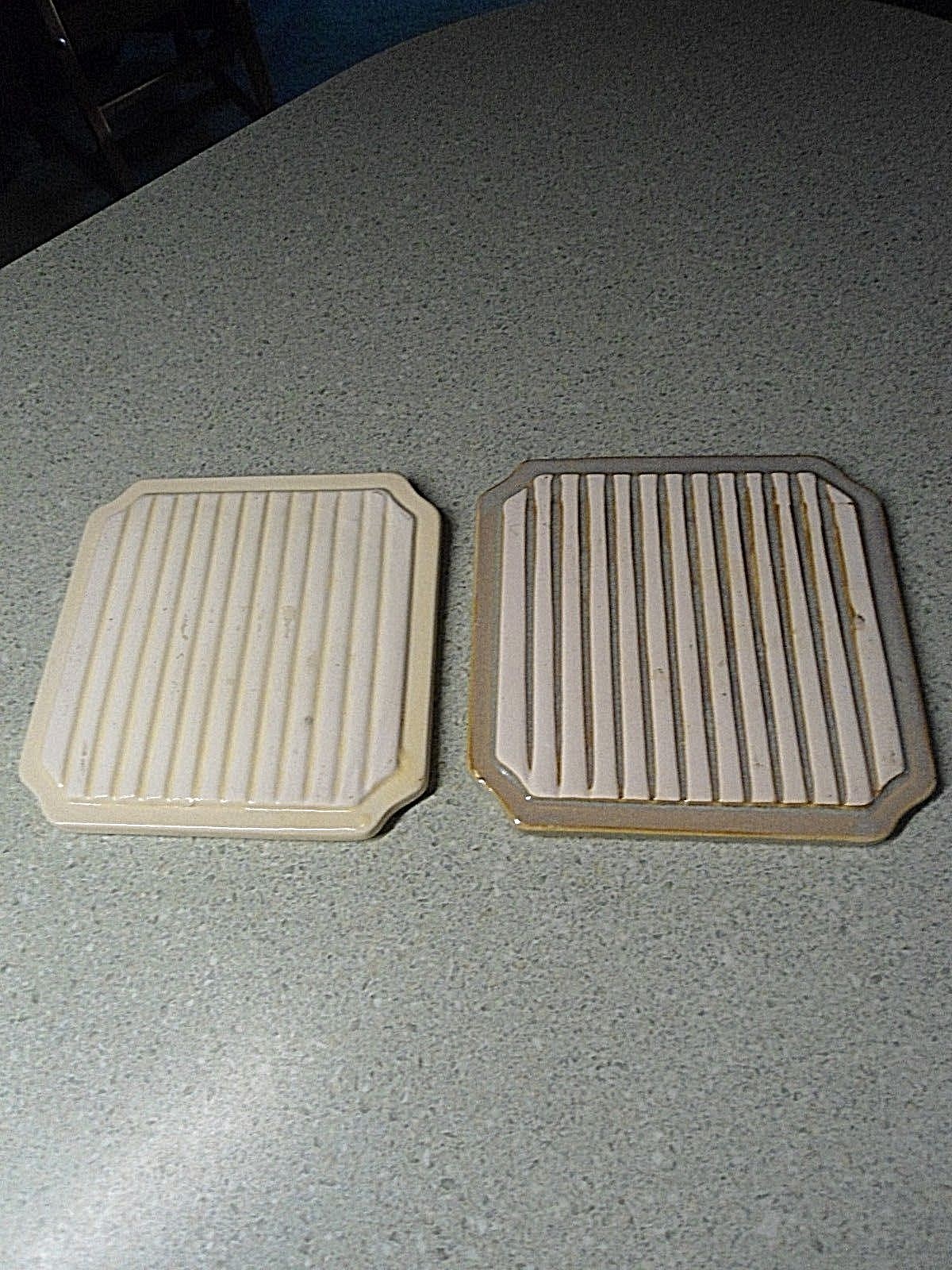 2 Ceramic Tiles Trivets Hot Pads Grape Cluster/Leaf Design 6