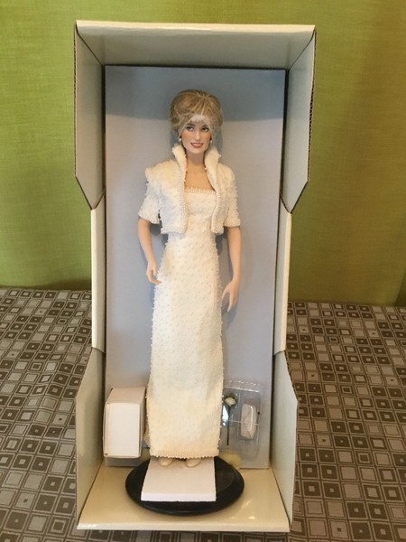 diana princess of wales porcelain portrait doll