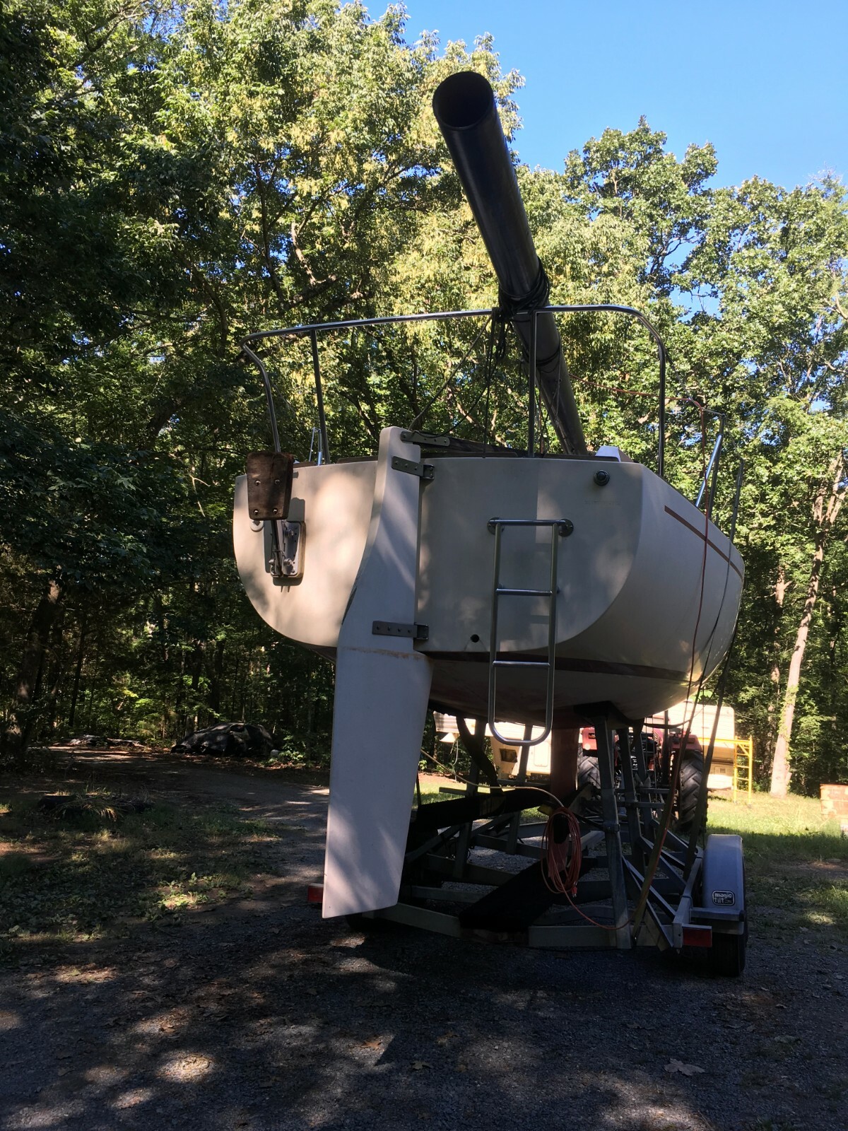 1983 Freedom 25' Sailboat w/2000 Fabrique Magic tilt Sailboat Trailer