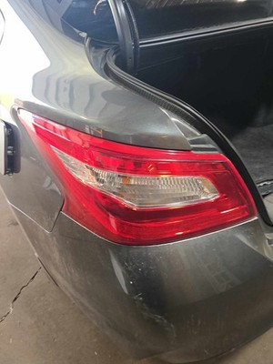 Used Left Quarter Panel Mount Tail Light fits: NISSAN ALTIMA Left 16 17