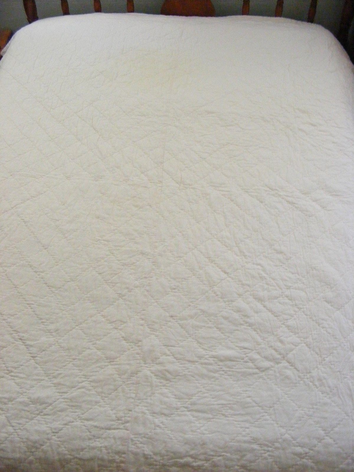 HANDMADE QUILT ROSES PATTERN SQUARES WHITE BACKING 88X66