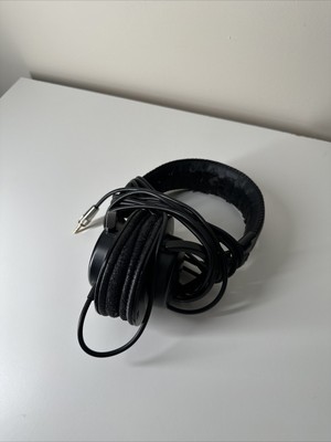 Audio Technica ATH-M30 Professional Studio Monitor Headphones Black 3.5mm