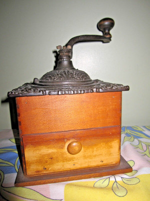 Antique 1920s Wood & Cast Iron Coffee Grinder Crank Handle Kitchen Decor WORKS