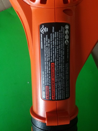 BlACK AND DECKER  LSW40 40V MAX CORDLESS BLOWER W/ BATTERY AND CHARGER