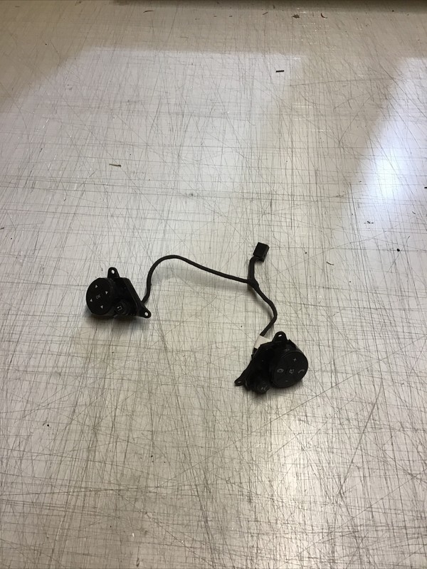 Mercedes Classe C Break W204 W212 Interrupteur Volant Multifonctions A2048210151