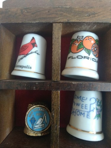 VTG LOT OF 20 THIMBLES 1 SILVER 5 METALS 14 GLASS FLORALS STATES BIRDS BUTTERFLY