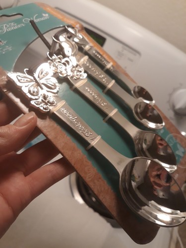 ❤️The Pioneer Woman Measuring Spoons Butterfly Flower Heart Bird NWT￼