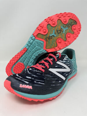 

New Balance Womens 900 v3 Track Spike Shoes, Black/Blue
