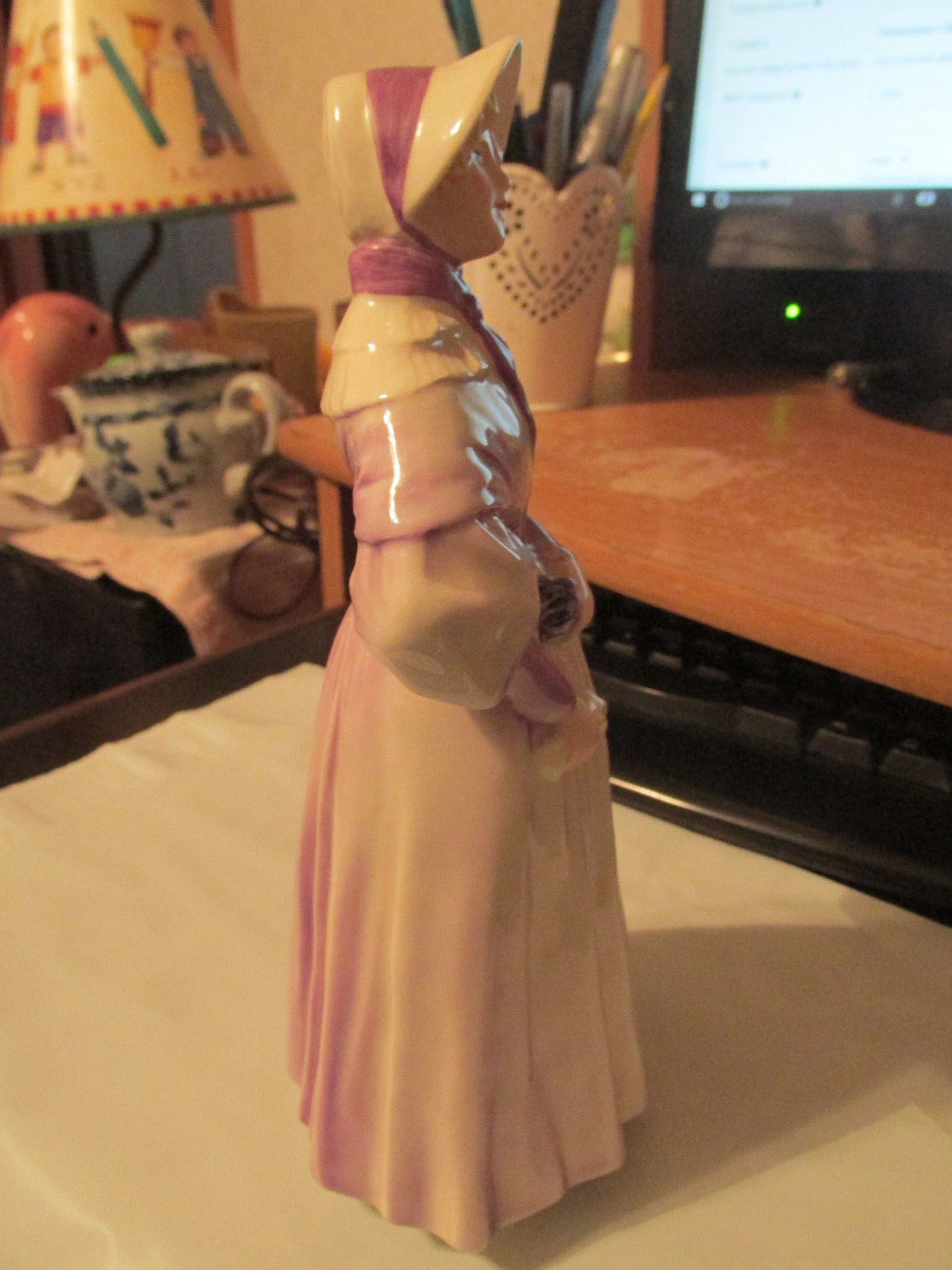 Goebel Lady  Figurine (Marked W Germany) ## 16284  21