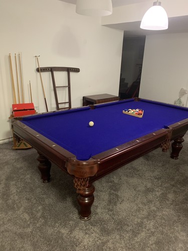 Beautiful Pool Table Cherry Wood  W/  Billiards Accessories