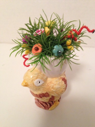 Easter VTG Button Bouquet/Chick Egg Cup-Country Prim Farmhouse Spring Home Decor