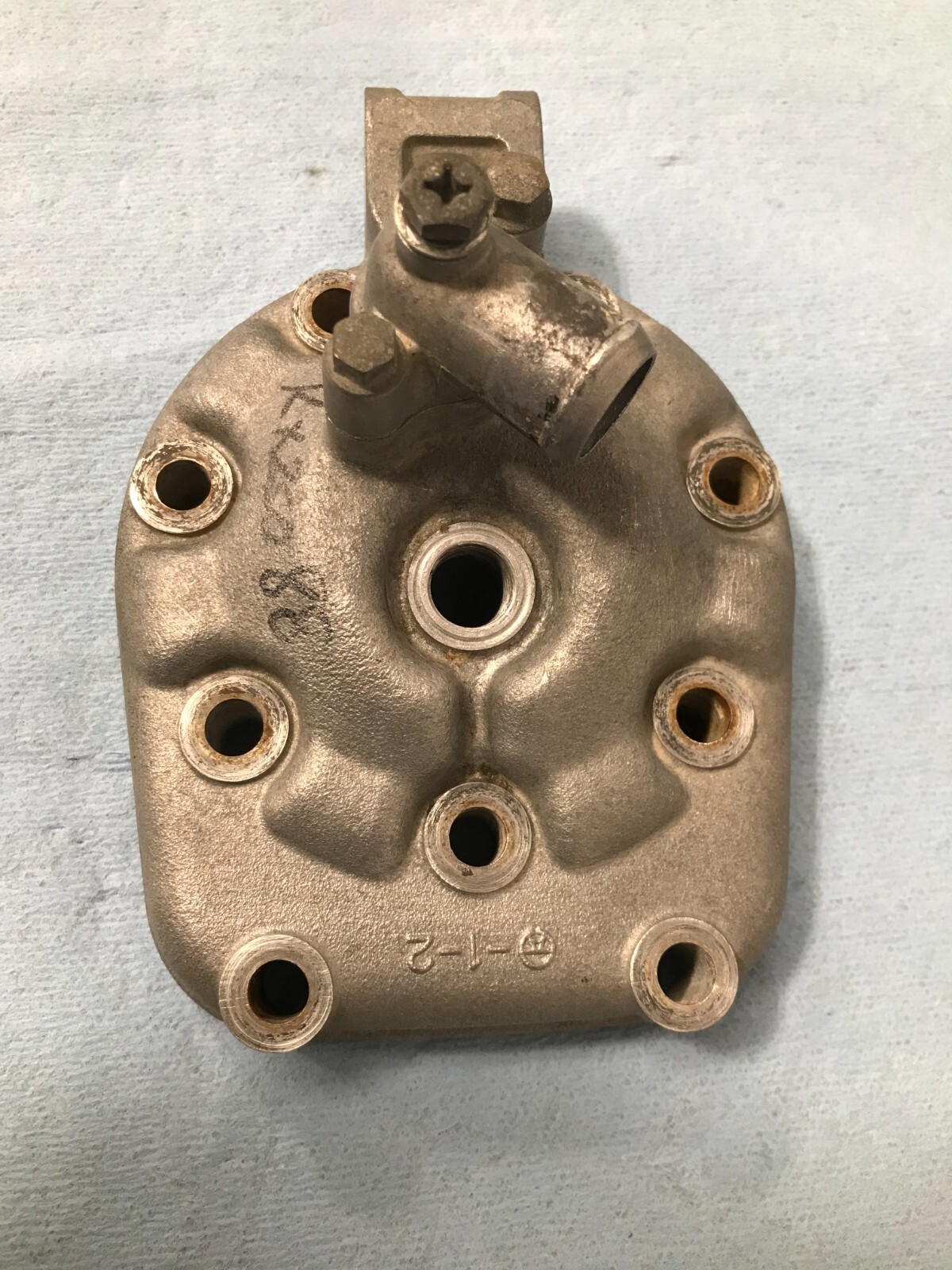 Hemi.　1126 Kawasaki KX250 Cylinder Head 1988 used OEM P/N 11001-1268