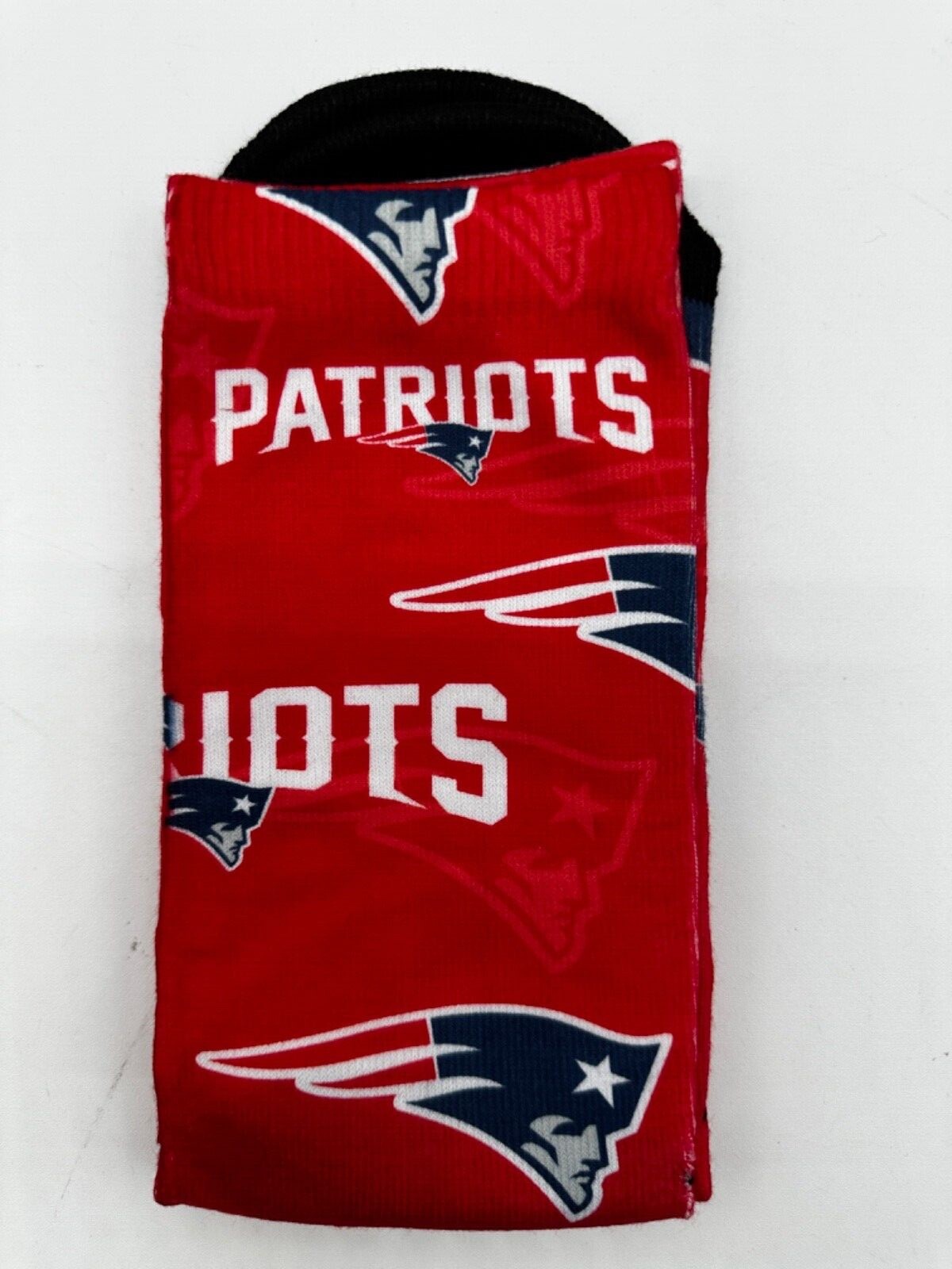 NEW ONE PAIR MENS "FOR BARE FEET"  CREW SOCKS  ALL 32  FOOTBALL TEAMS 10-13