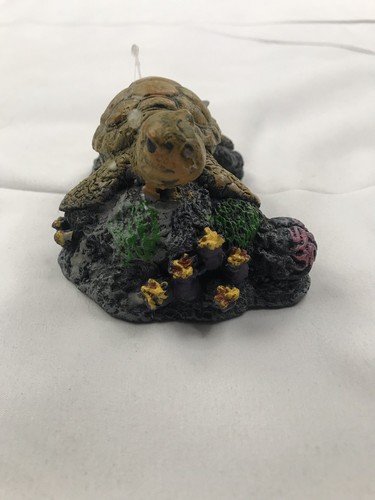 Topfin Turtle Aquatic Decor.   ky
