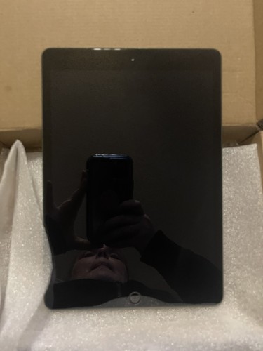 Apple iPad 8 (8th Gen) - (2020 Model) - 32GB - Wi-Fi - A2270 Apple iPad 8 (8th Gen) - (2020 Model) - 32GB - Wi-Fi - A2270
