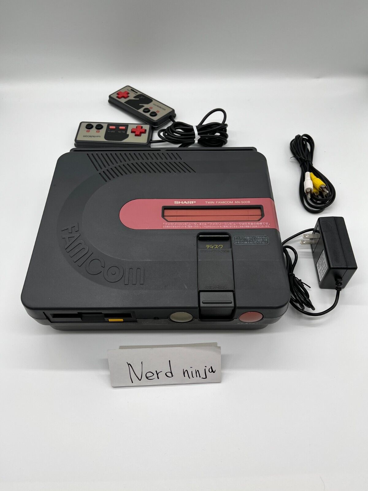 Sharp Twin Famicom console Set Black AN-500B New Belt Sharp Twin Famicom console Set Black AN-500B New Belt