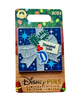 Disney Pin 2024 Disneyland Hotel Exclusive Tinker Bell Christmas Present LE 2000