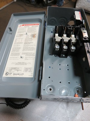 Équipements professionnels Square D Heavy Duty Safety Switch 60 Amp 600 VAC H362NRB Series F05 Type 3R Equipement électrique, d'essai