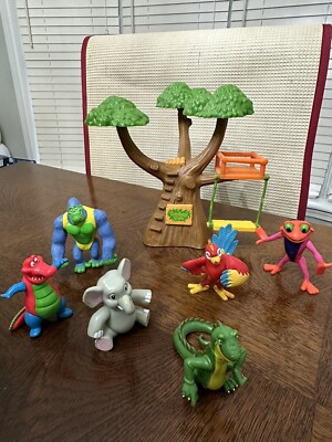 Rainforest Cafe Playset w 6 Posable Animal Figures And Playhouse Tree Swing