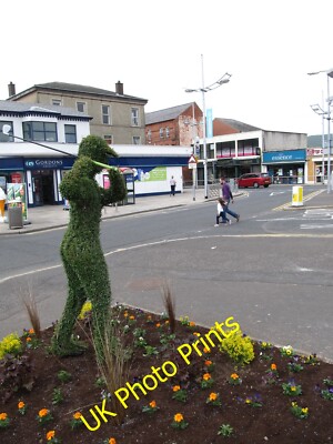 Photo 6x4 Topiary Golfer outside Lidl in Railway Street, Newcastle Newcas c2015