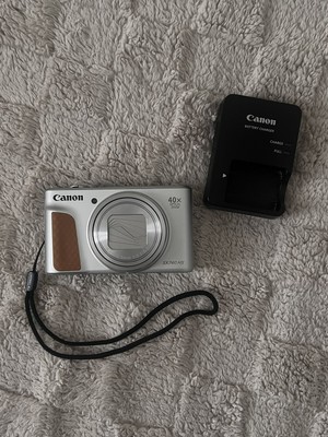 Canon PowerShot SX740 HS [シルバー] Canon PowerShot SX740 HS Digital Camera (Silver) | Bedfords.com