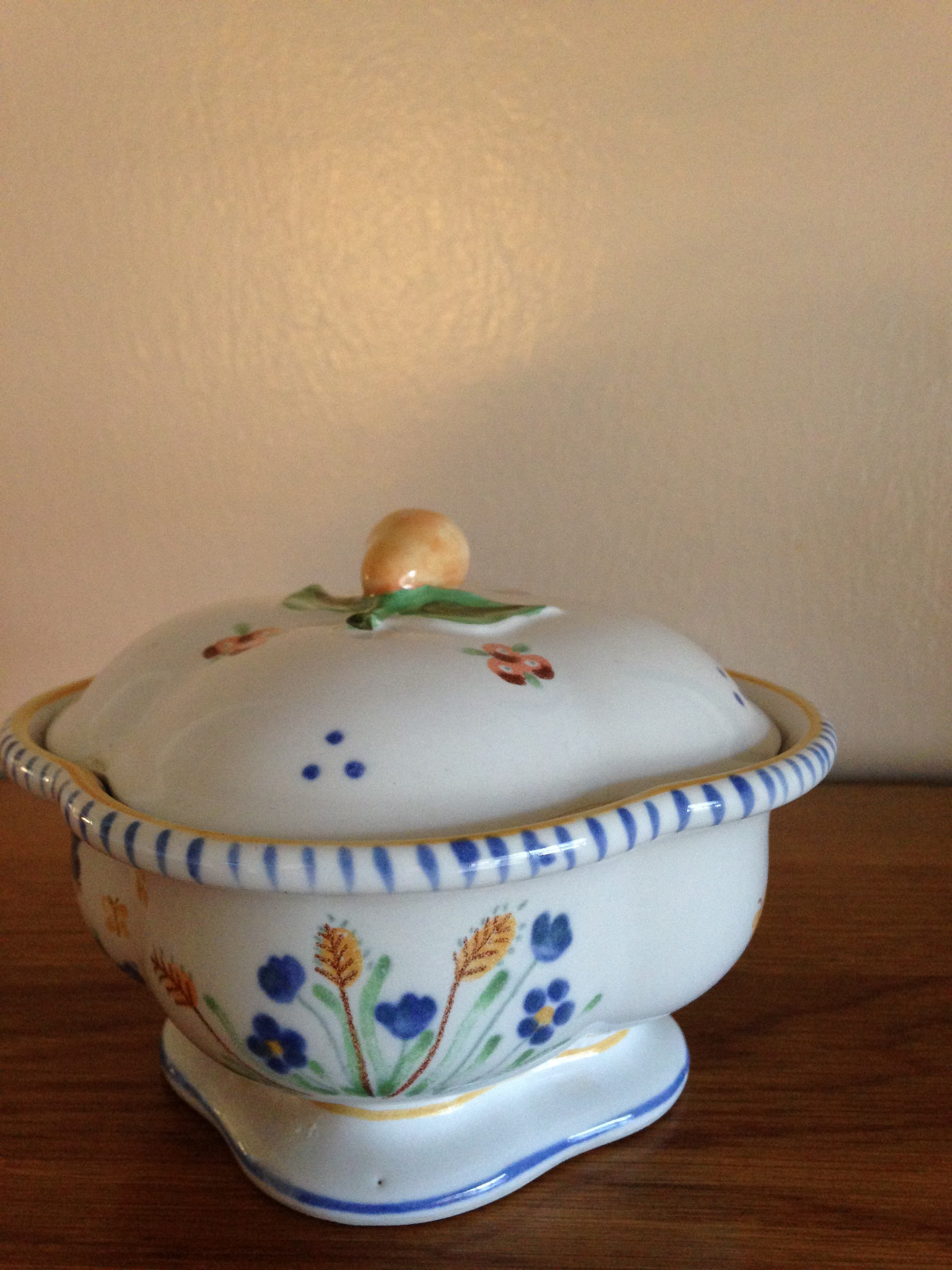 COLLECTABLE- HAND PAINTED CANDY OR MINT BOWL FROM THE PROVENCE COLLECTION