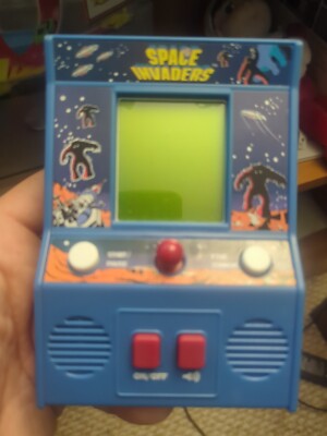 Classic Electronic  Space Invaders Mini Arcade Handheld Game Retro TESTED/WORKS