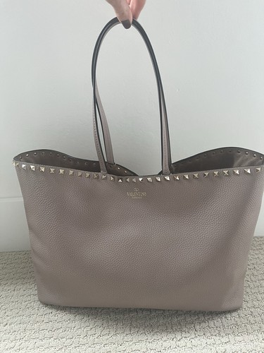 valentino garavani rockstud tote