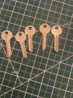 Yale TD Keyway 5 Keys Uncut Blanks Original Brass Locksmith Sectional Six Pin