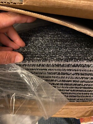 Brand New 24pcs MOHAWK GREY COMMERCIAL CARPET TILE 24'' x 24'' VINYL BACK 96 SQFT