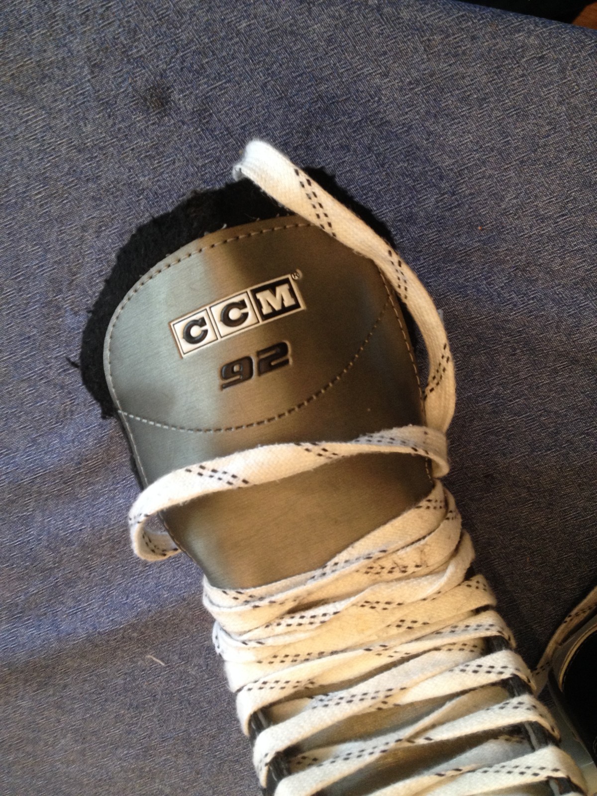 NHL CCM Performance Skates -Size 8 youth - Nice Condition