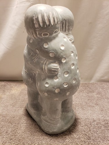 Isabel Bloom *Medium Hugs* Hugging 9 1/2