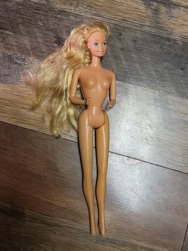 Barbie - ファッションロイヤリティ　エデン BARBIE PURPLE HAIR GREEN EYE PETITE FASHIONISTA 178 KIRA