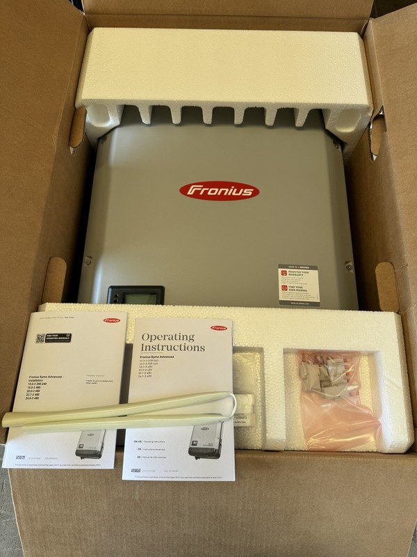 Fronius 4,210,092,801 Symo Advanced Inverter 15.0-3 480VAC 15kW - Open