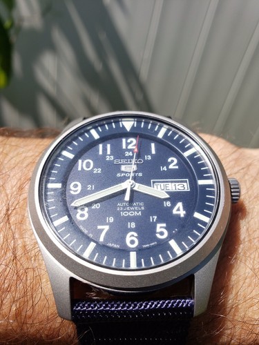 SEIKO SNK807 と SNZG11J1 セト The Better Field Watch: Seiko