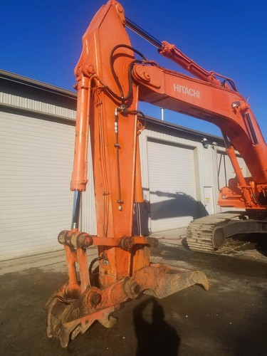 2004 Hitachi ZX330 LC Excavator W Hyd Thumb,Q/C & 48” Bucket Plumbed Stick