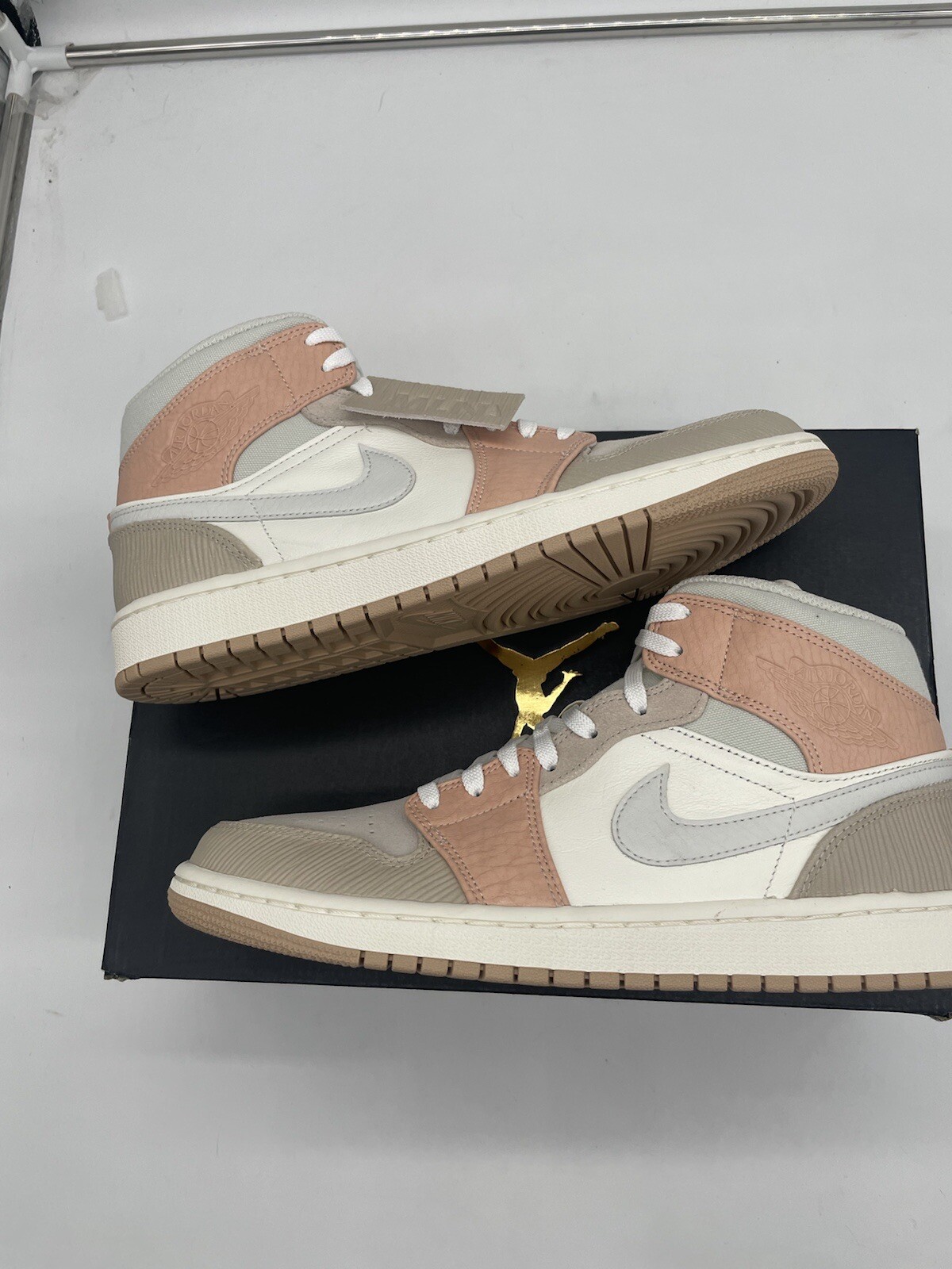 Air Jordan 1 Mid ホワイト/ピンク NIKE AIR JORDAN 1 MID SE GS 