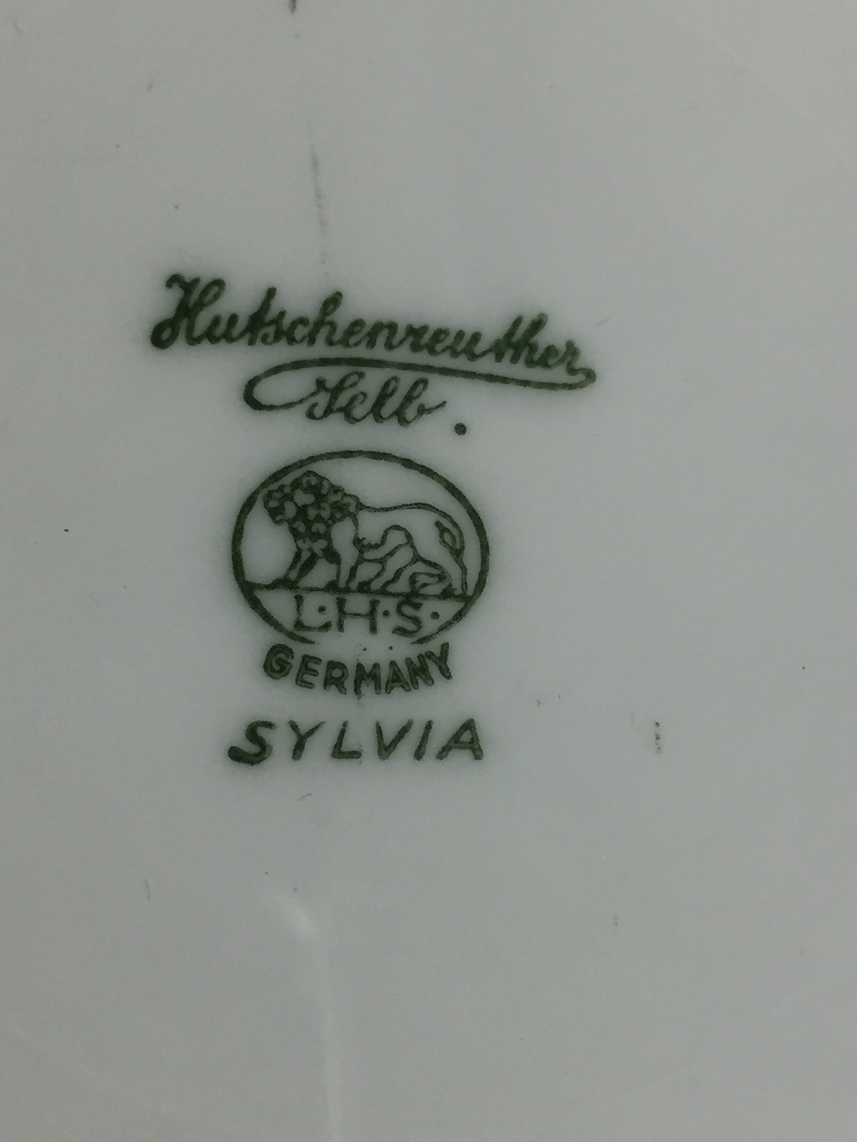 Hutschenreuther Selb 22 KT. Gold Decorated Collectors Plate Roses by Agnes Smith