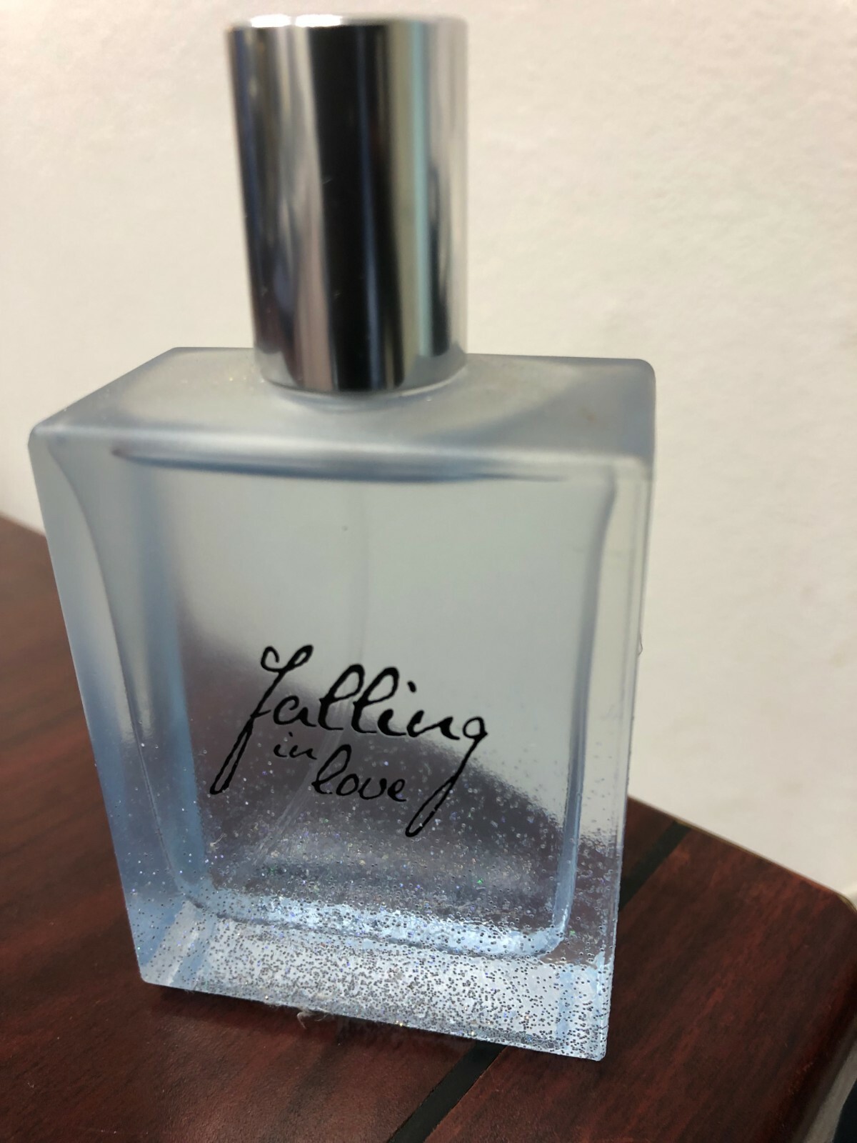 VINTAGE ** FALLING IN LOVE by PHILOSOPHY 2.0 oz / 60 ML Eau