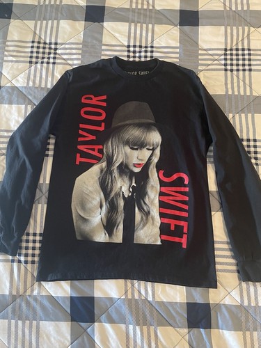 Taylor Swift Red Taylor's Version Long Sleeve T-Shirt Medium