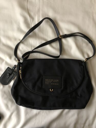 Marc by Marc Jacobs Black 100% Nylon Crossbody Bag Pre-owned Marc by Marc Jacobs Black 100% Nylon Crossbody Bag Pre-owned