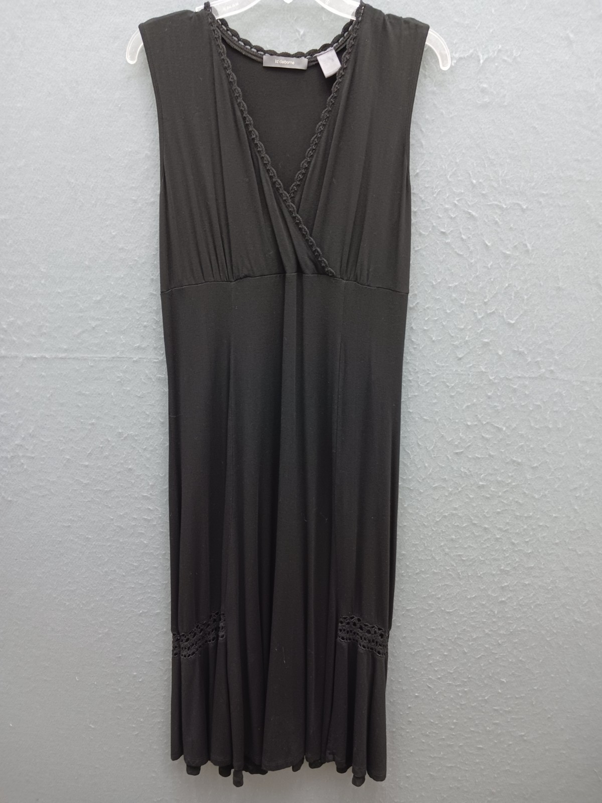 Liz Claiborne Women's Dress Size L Black Solid Sleeveless V-Neck Crochet Trim