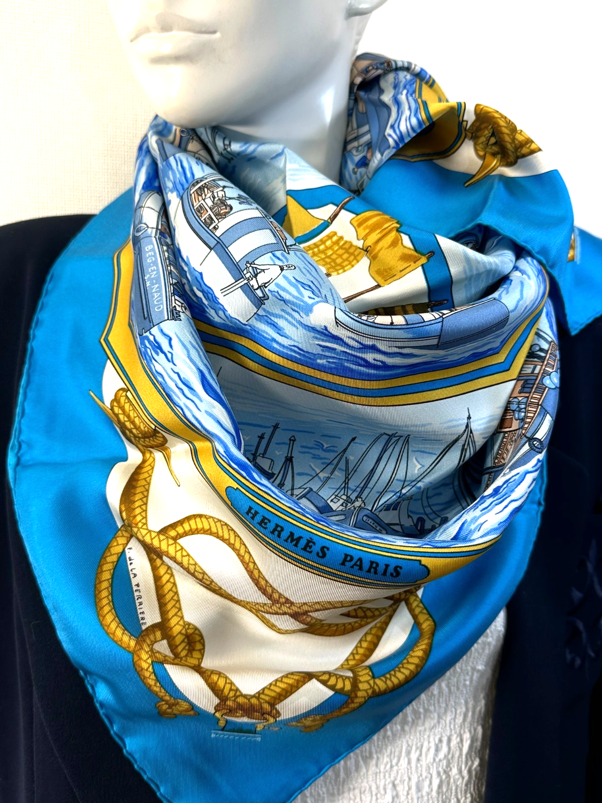 MINT! RARE VTG HERMES REWTOUR DE PECHE Carre 90 Silk 100% Scarf